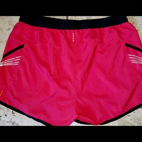 Lucy Athletic Shorts‎ - Picture 1 of 4